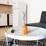 Bella Hotel *