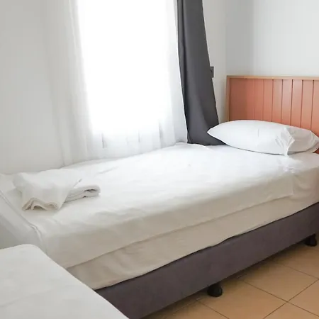 Hotel Bella *